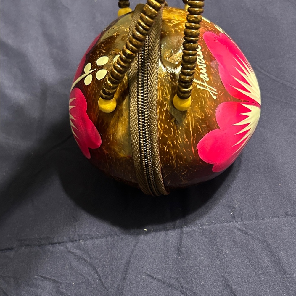 Coconut Clutch - Picture 4 of 10
